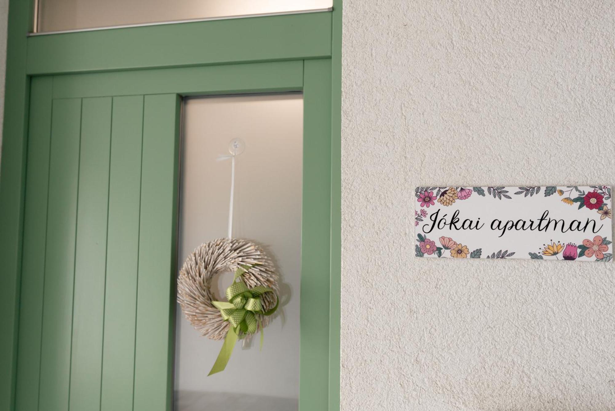 Jókai Apartman Dunafoldvar Bagian luar foto